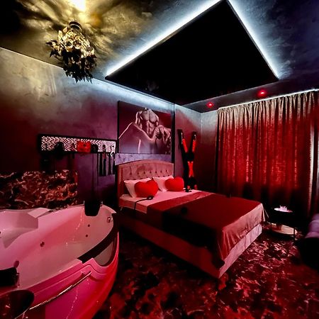 Love Room 布加勒斯特 外观 照片